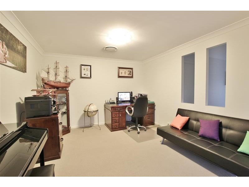 6 Longley Avenue, Elderslie NSW 2570