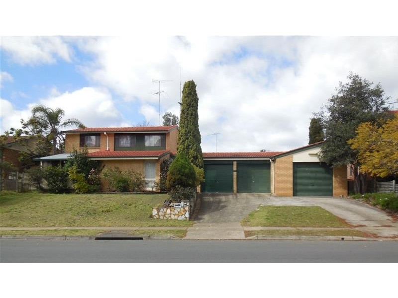 14 Woodhouse Drive, Ambarvale NSW 2560