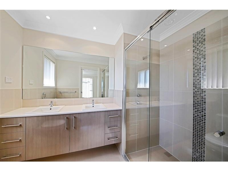 1 Camden Acres Drive, Elderslie NSW 2570