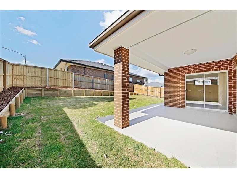 1 Camden Acres Drive, Elderslie NSW 2570