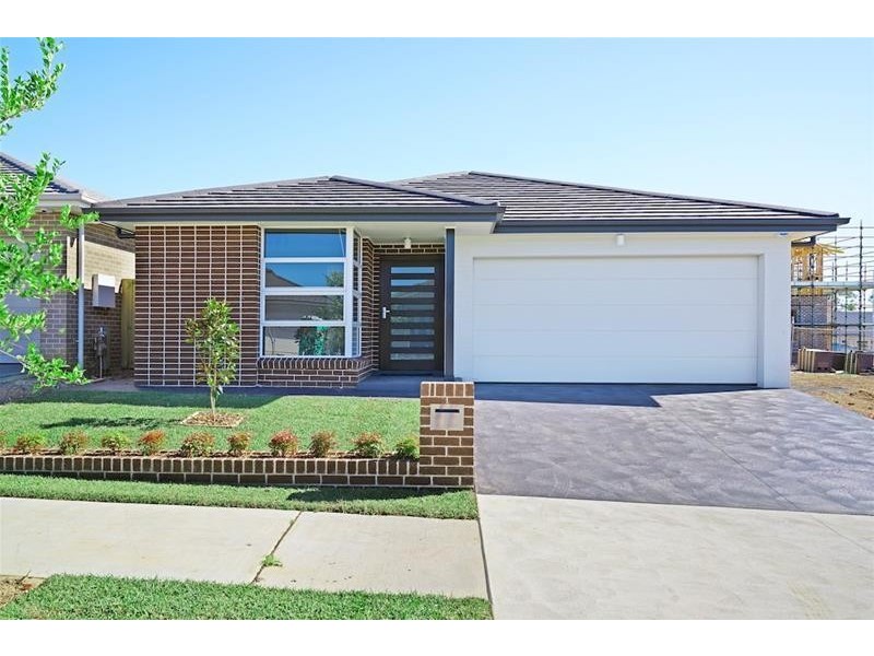 4 Davidson Street, Oran Park NSW 2570