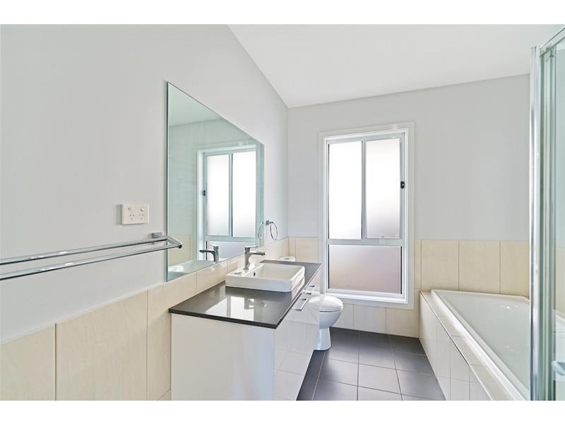 4 Davidson Street, Oran Park NSW 2570