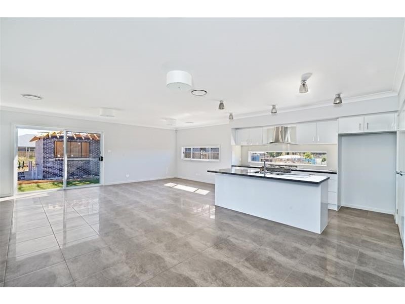 4 Davidson Street, Oran Park NSW 2570