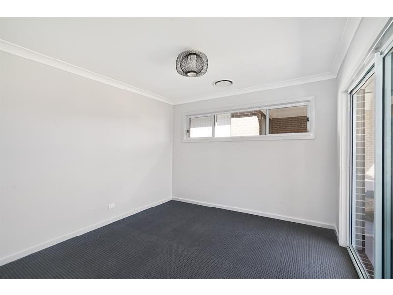4 Davidson Street, Oran Park NSW 2570