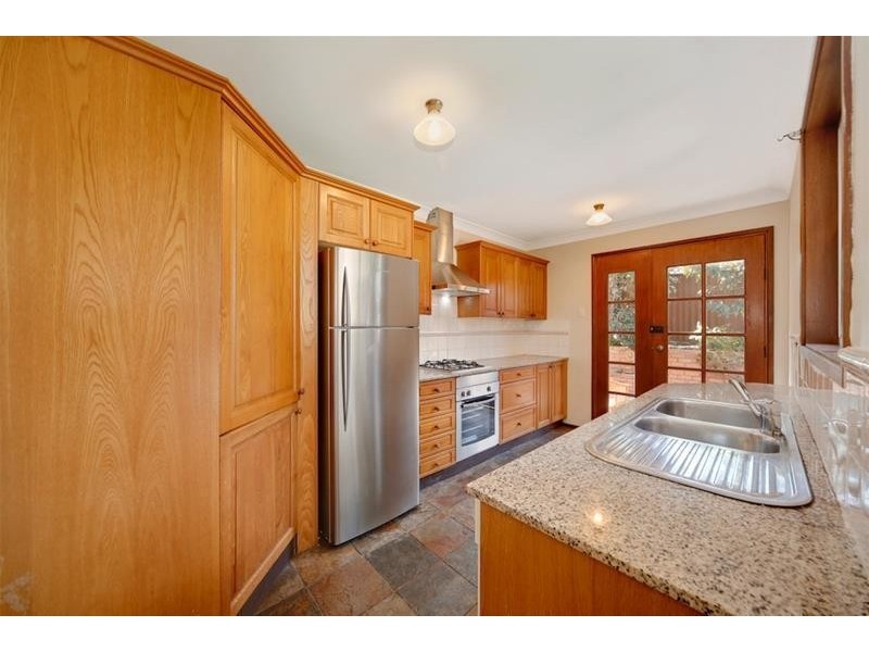 18 Clennam Avenue, Ambarvale NSW 2560