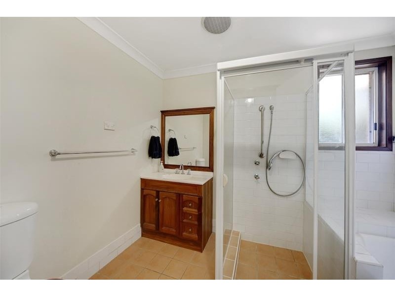 18 Clennam Avenue, Ambarvale NSW 2560