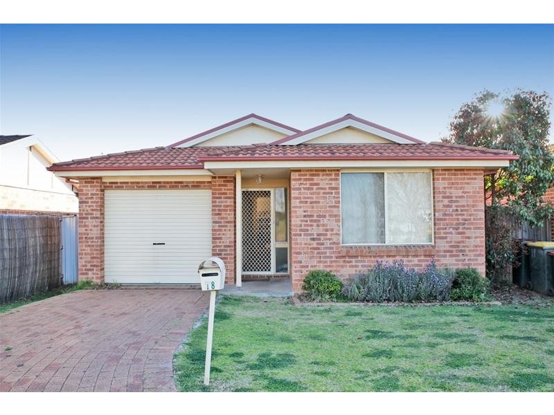 18 Denbigh Place, Harrington Park NSW 2567
