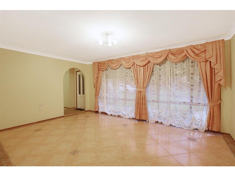 1 Niger Place, Kearns NSW 2558