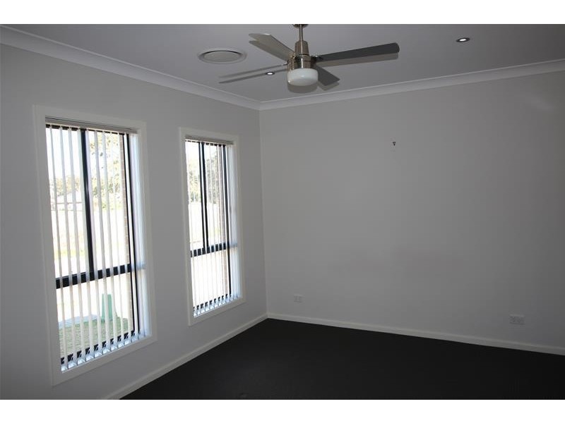 7 Dewpoint Drive, Spring Farm NSW 2570