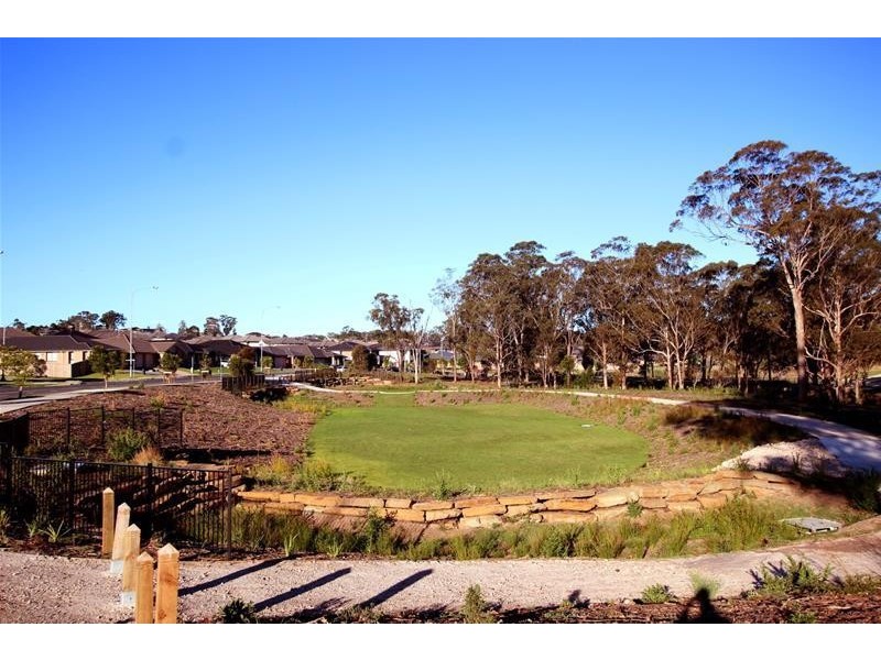 32 Hampshire Boulevard, Spring Farm NSW 2570