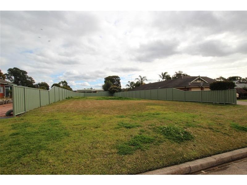 39a Carlton Road, Thirlmere NSW 2572