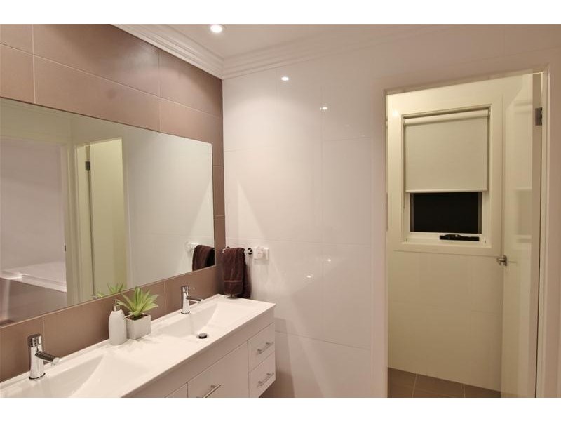 16 McLucas Circuit, Elderslie NSW 2570