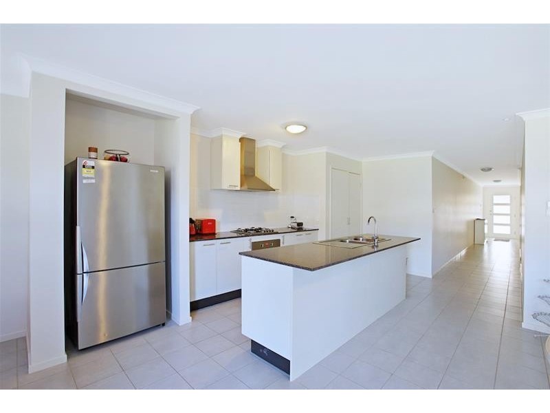 10 Ascot Drive, Currans Hill NSW 2567