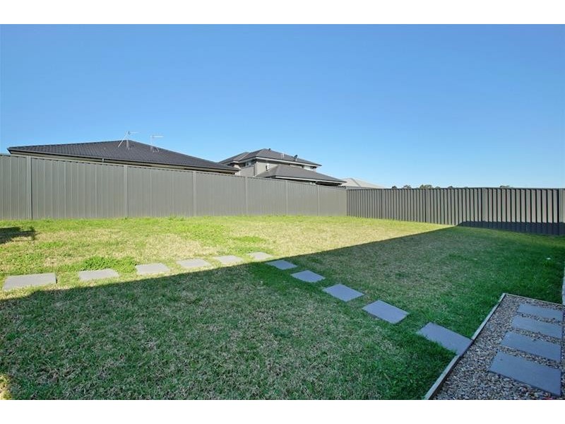 10 Ascot Drive, Currans Hill NSW 2567