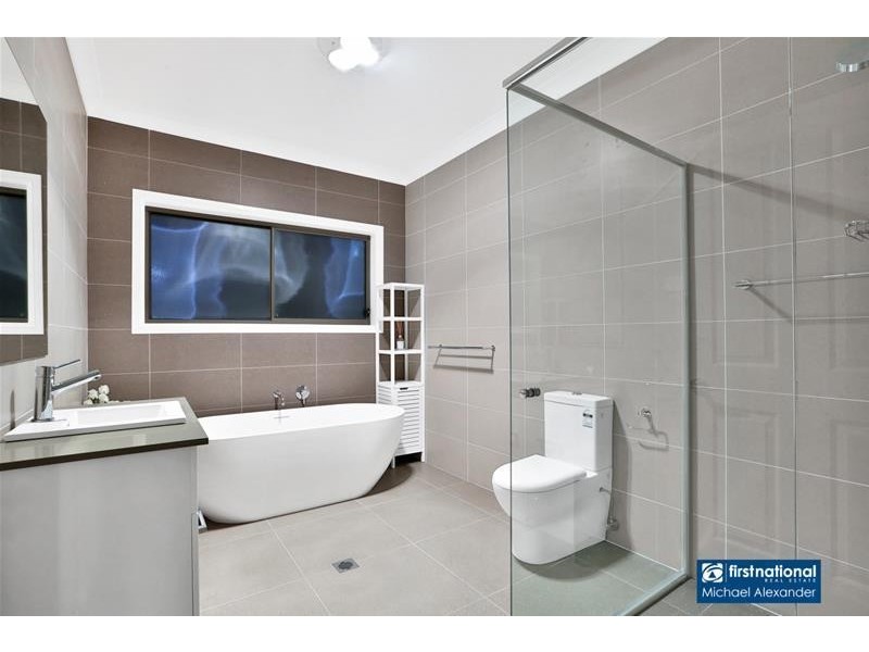 1 Hawthorne Circuit, Harrington Park NSW 2567