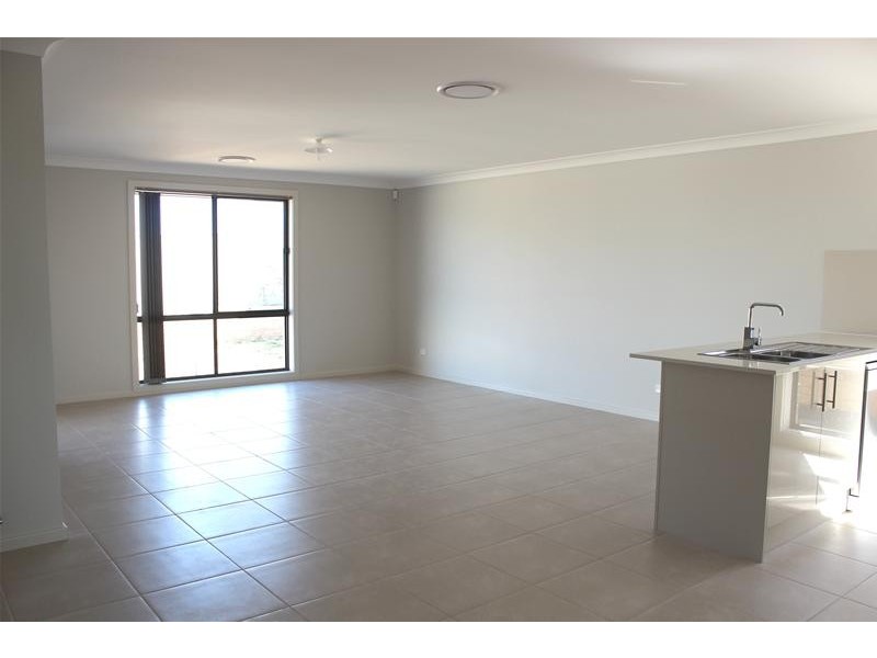 13 Rixon Street, Oran Park NSW 2570