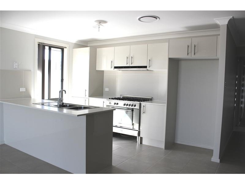 13 Rixon Street, Oran Park NSW 2570