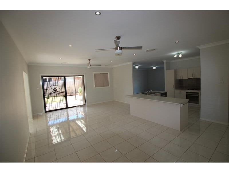 7 Dewpoint Drive, Spring Farm NSW 2570