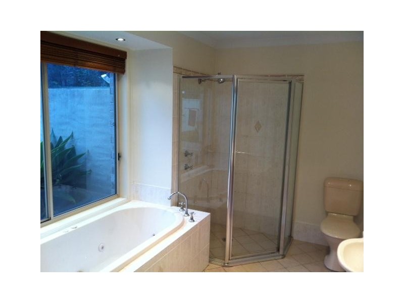 5 Sir Warwick Fairfax Drive, Harrington Park NSW 2567