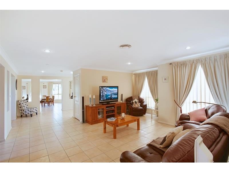 3 Coopworth Road, Elderslie NSW 2570