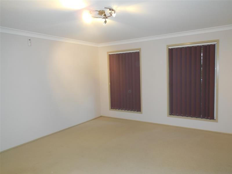 4 Greenwich Walk, Campbelltown NSW 2560