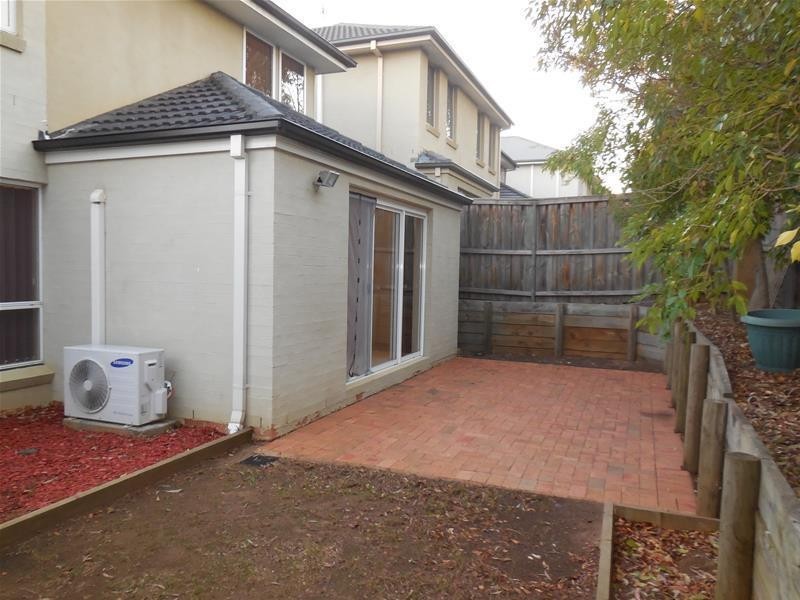4 Greenwich Walk, Campbelltown NSW 2560