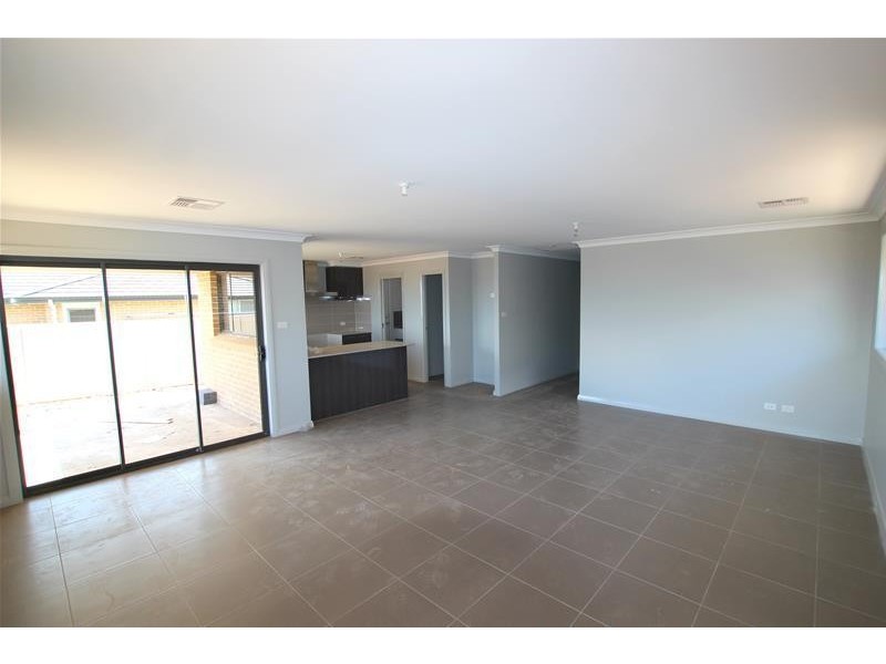 21 Leeds Street, Oran Park NSW 2570