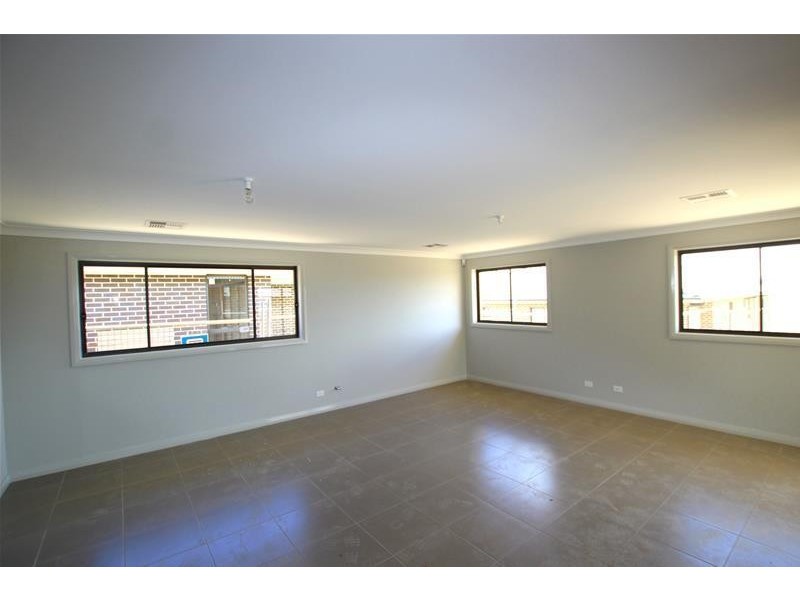 21 Leeds Street, Oran Park NSW 2570