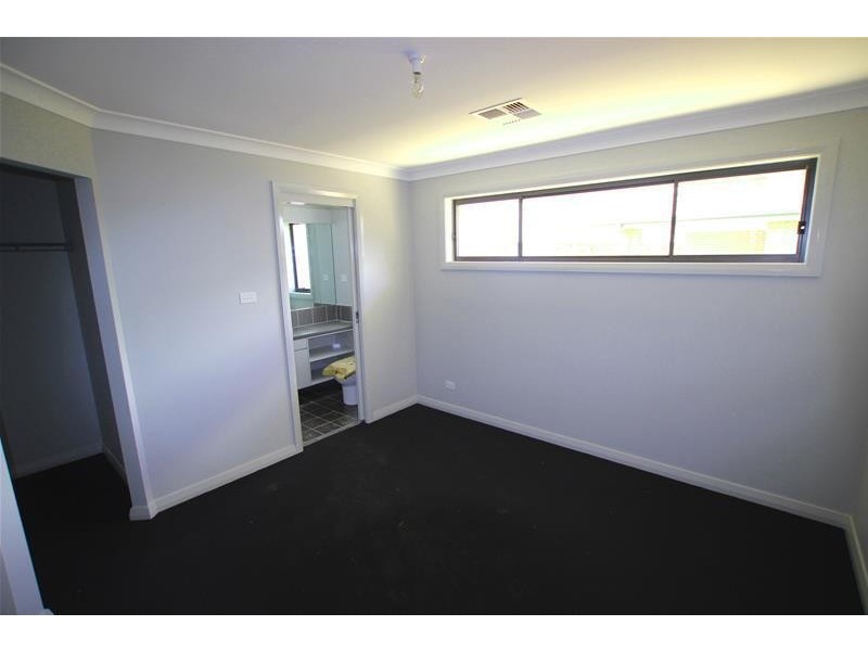 21 Leeds Street, Oran Park NSW 2570