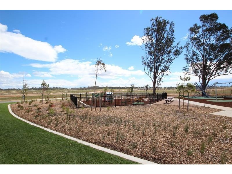 21 Leeds Street, Oran Park NSW 2570