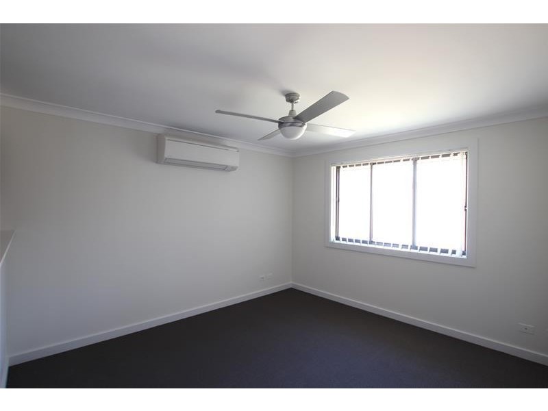 6 Plymouth Boulevard, Spring Farm NSW 2570