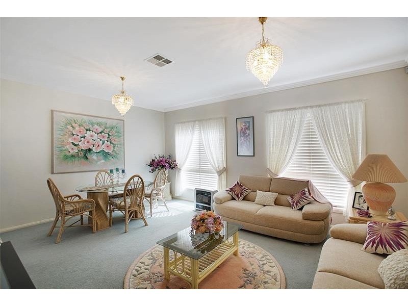 2 Magnolia Mews, Mount Annan NSW 2567