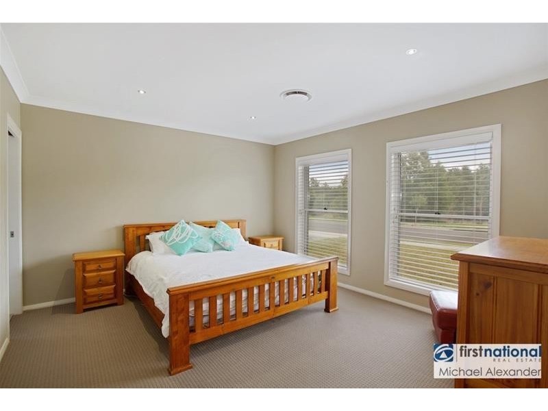 27 Holland Drive, Spring Farm NSW 2570