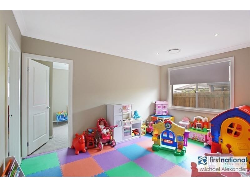 27 Holland Drive, Spring Farm NSW 2570