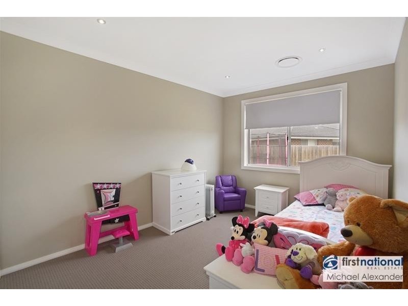 27 Holland Drive, Spring Farm NSW 2570