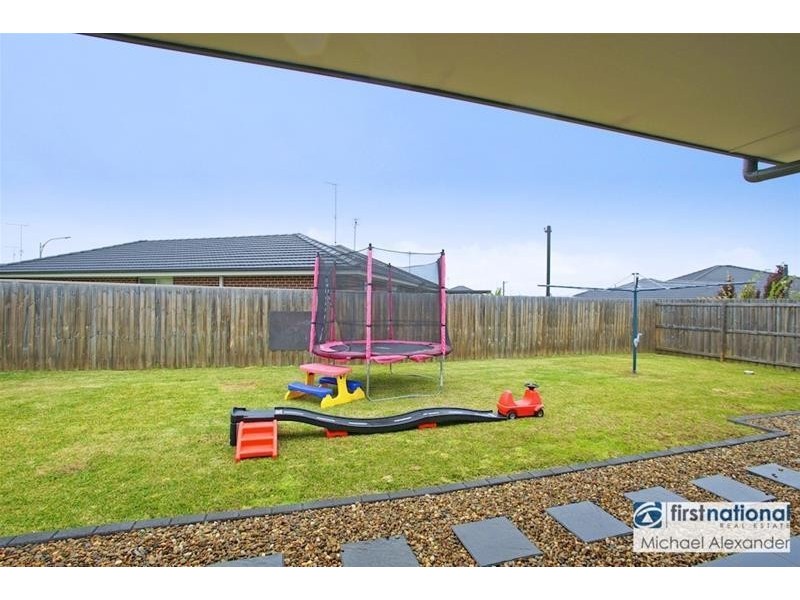 27 Holland Drive, Spring Farm NSW 2570