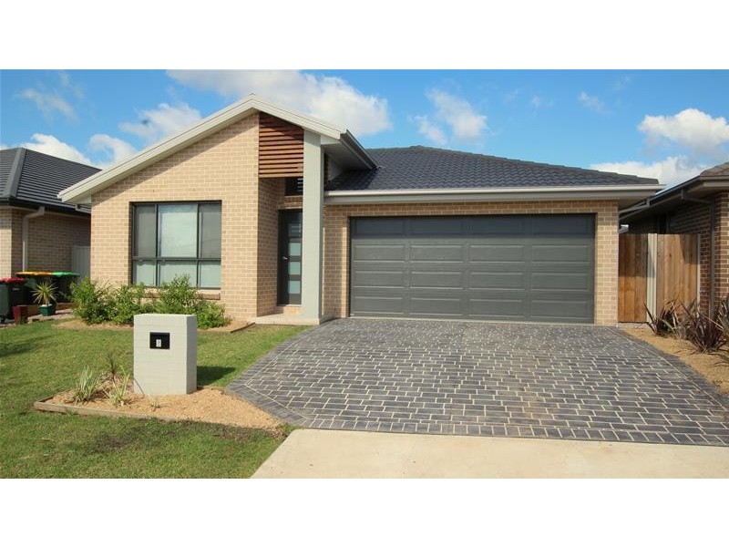 6 Skelton Street, Oran Park NSW 2570