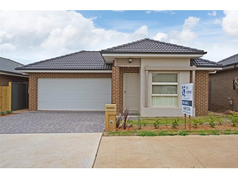 33 Skaife Street, Oran Park NSW 2570