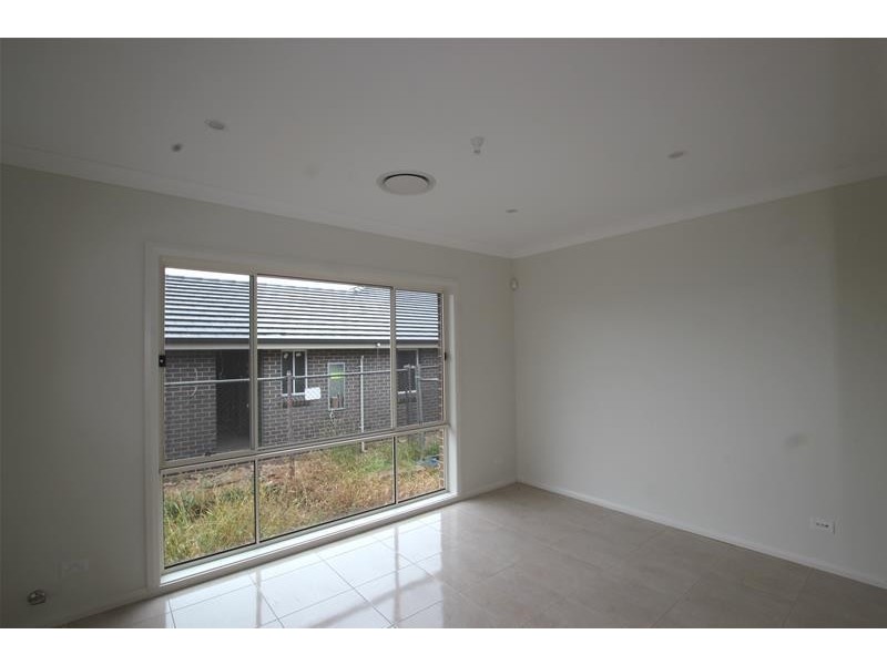 33 Skaife Street, Oran Park NSW 2570