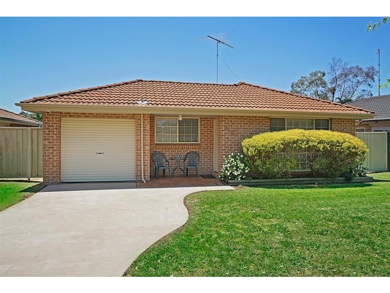 216 Welling Drive, Mount Annan NSW 2567
