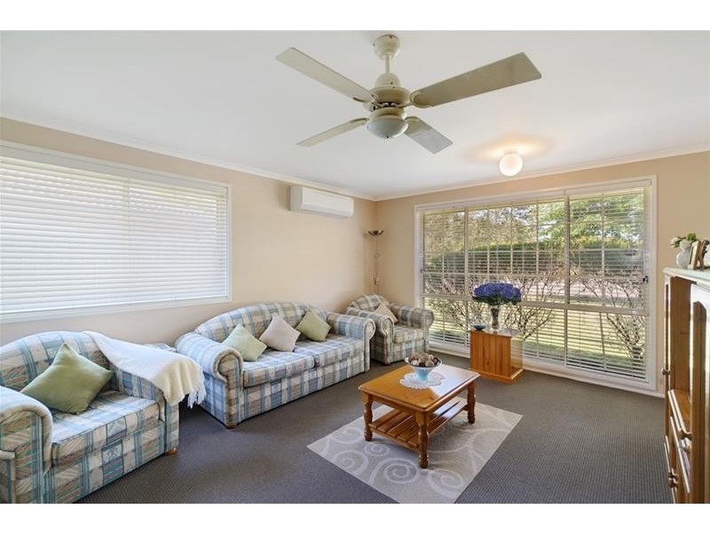 216 Welling Drive, Mount Annan NSW 2567