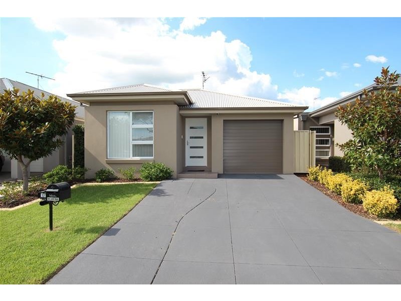 17 Budgen Circuit, Harrington Park NSW 2567