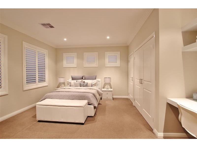 15 Harben Vale Circuit, Grasmere NSW 2570