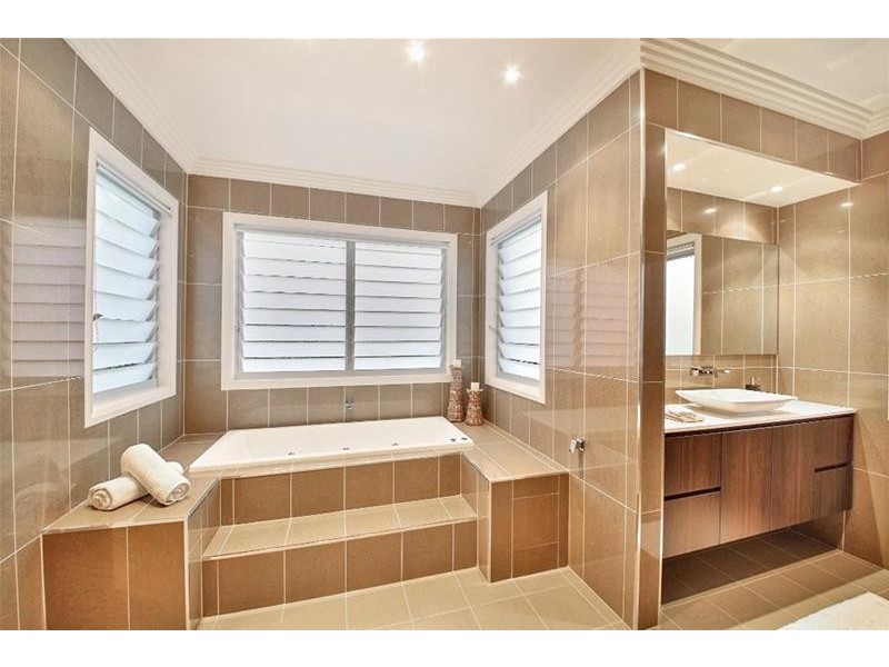 15 Harben Vale Circuit, Grasmere NSW 2570