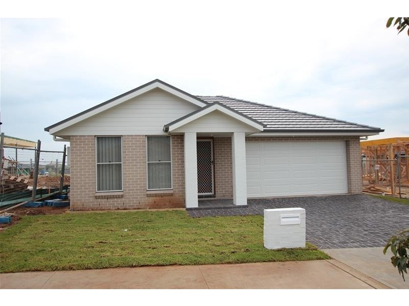 L3327 South Circuit, Oran Park NSW 2570