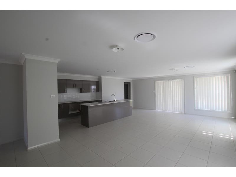 12 Lormer Crescent, Narellan NSW 2567