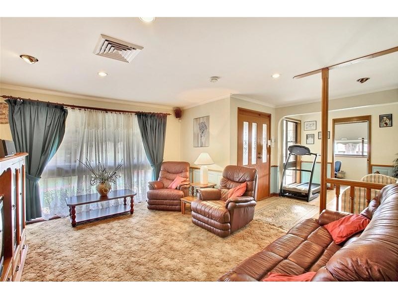 25 Dunkeld Place, St Andrews NSW 2566