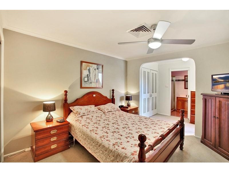 25 Dunkeld Place, St Andrews NSW 2566