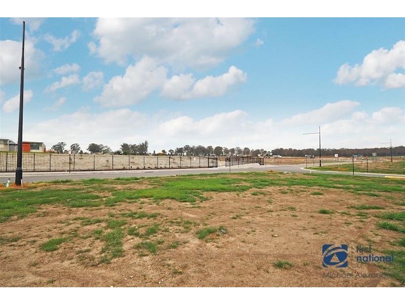 2 Phillips Avenue, Oran Park NSW 2570