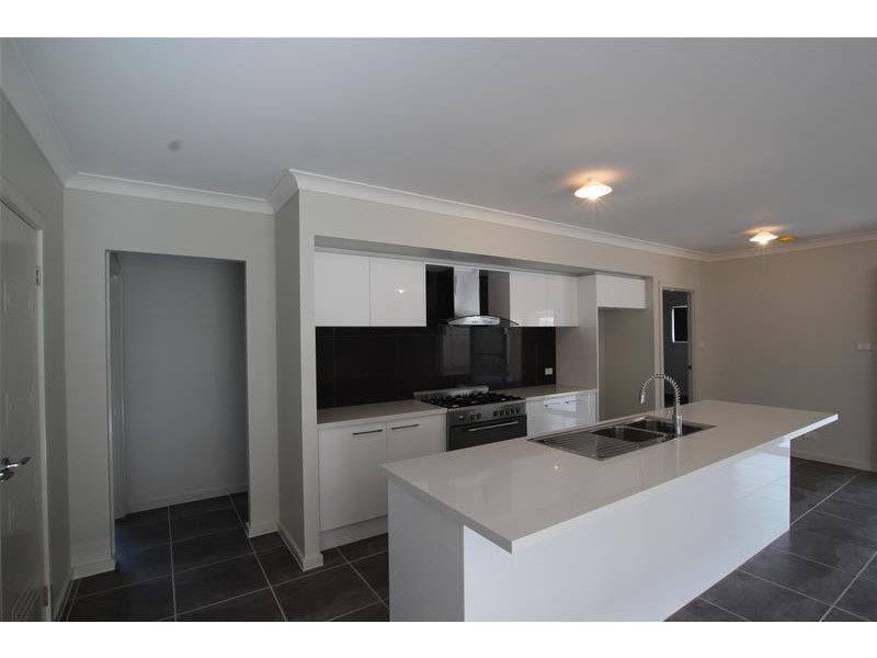 31 Geoghegan Street, Oran Park NSW 2570